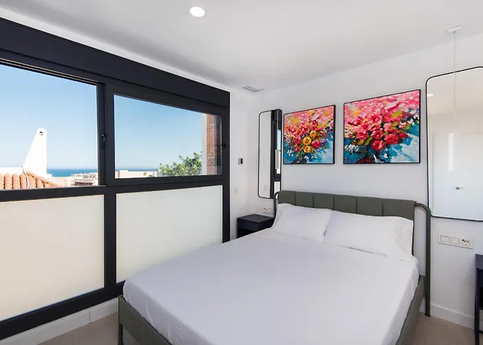 Villa Delsol - Modern Private Pool Short Walk To Torremolinos