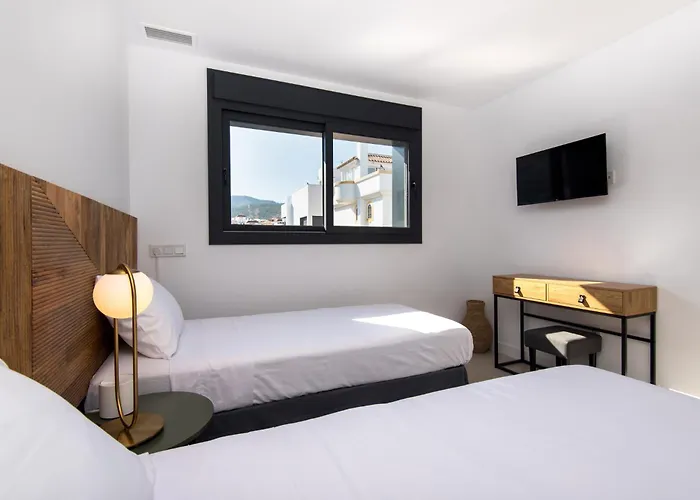 Delsol - Modern Private Pool Short Walk To * Torremolinos