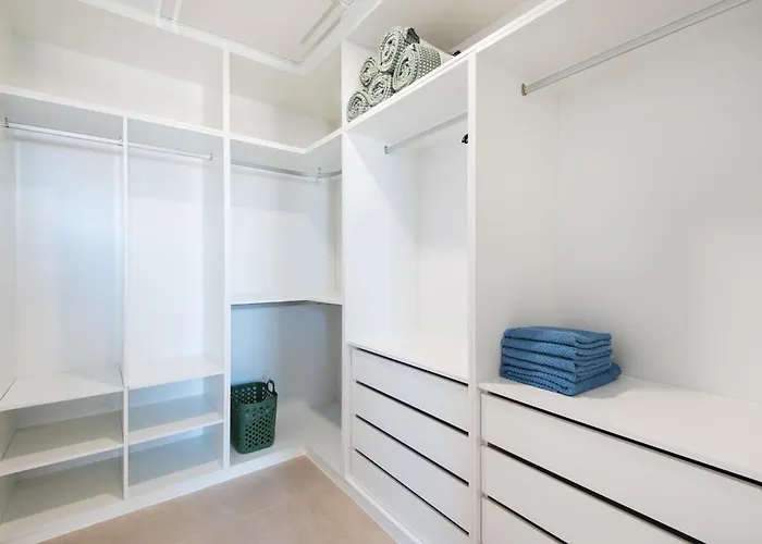 Villa Delsol - Modern Private Pool Short Walk To