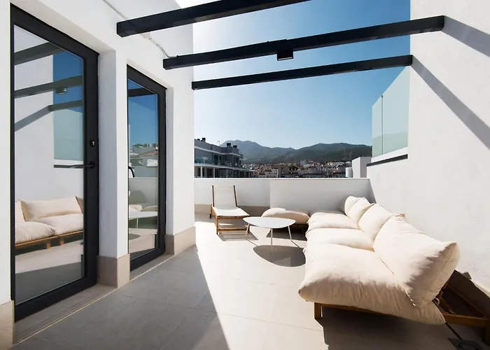 Delsol - Modern Private Pool Short Walk To 빌라 *