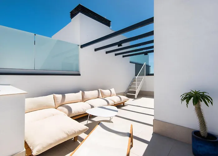 Delsol - Modern Private Pool Short Walk To 토레몰리노스