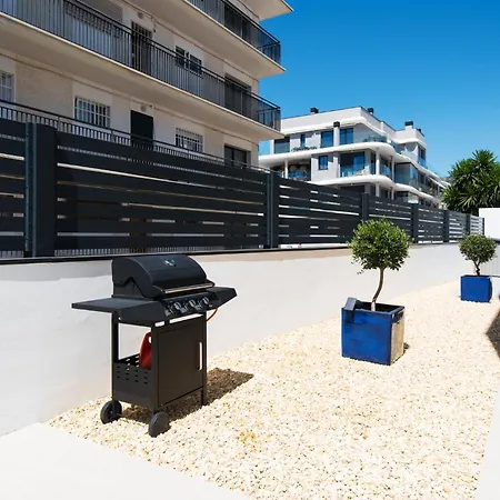 Delsol - Modern Private Pool Short Walk To *