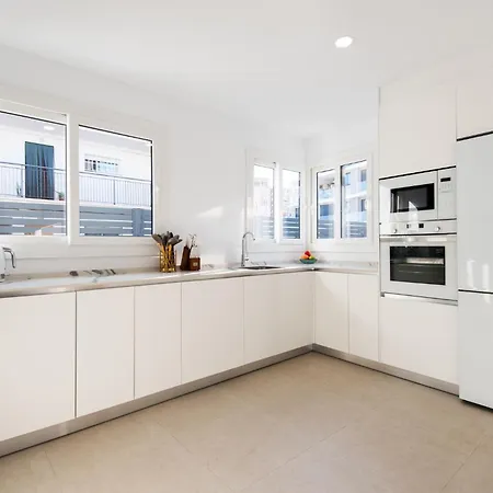 Delsol - Modern Private Pool Short Walk To וילה