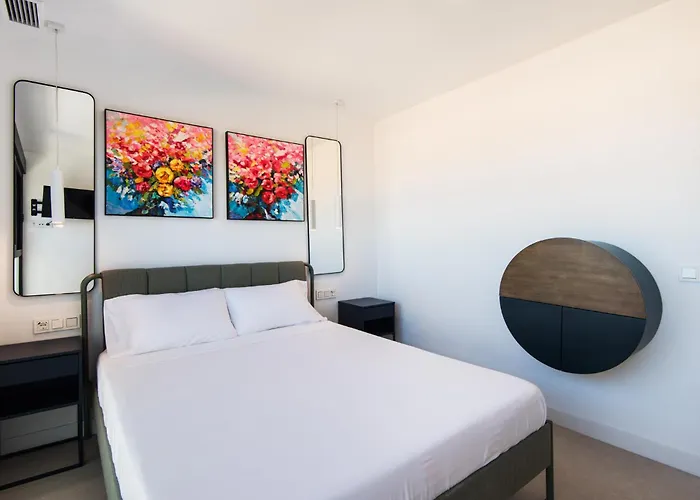 Delsol - Modern Private Pool Short Walk To Villa Torremolinos