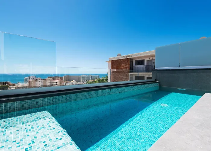 Delsol - Modern Private Pool Short Walk To Torremolinos