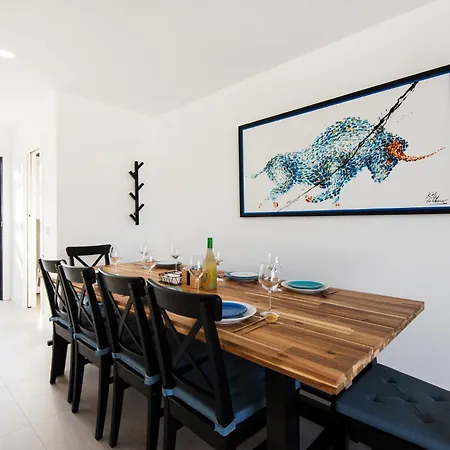 Delsol - Modern Private Pool Short Walk To *