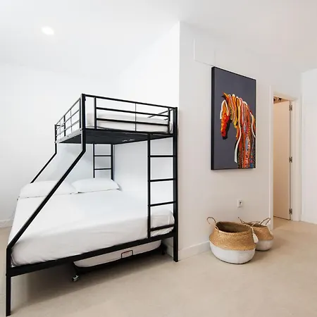 Delsol - Modern Private Pool Short Walk To