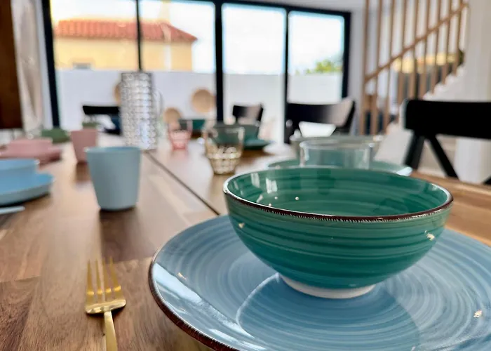 Villa Delsol - Modern Private Pool Short Walk To