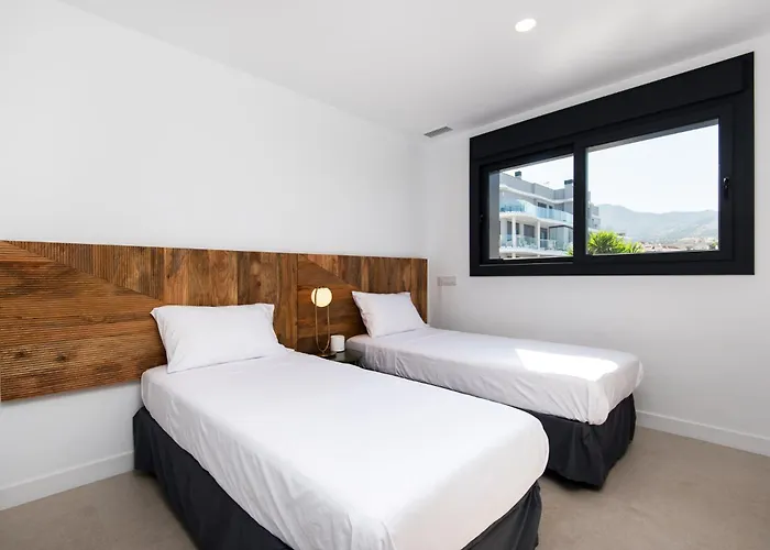 Delsol - Modern Private Pool Short Walk To Villa *