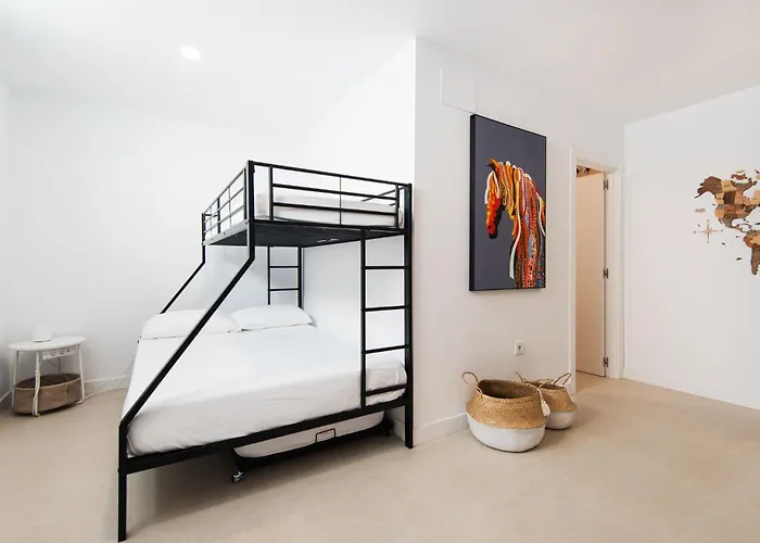 Delsol - Modern Private Pool Short Walk To